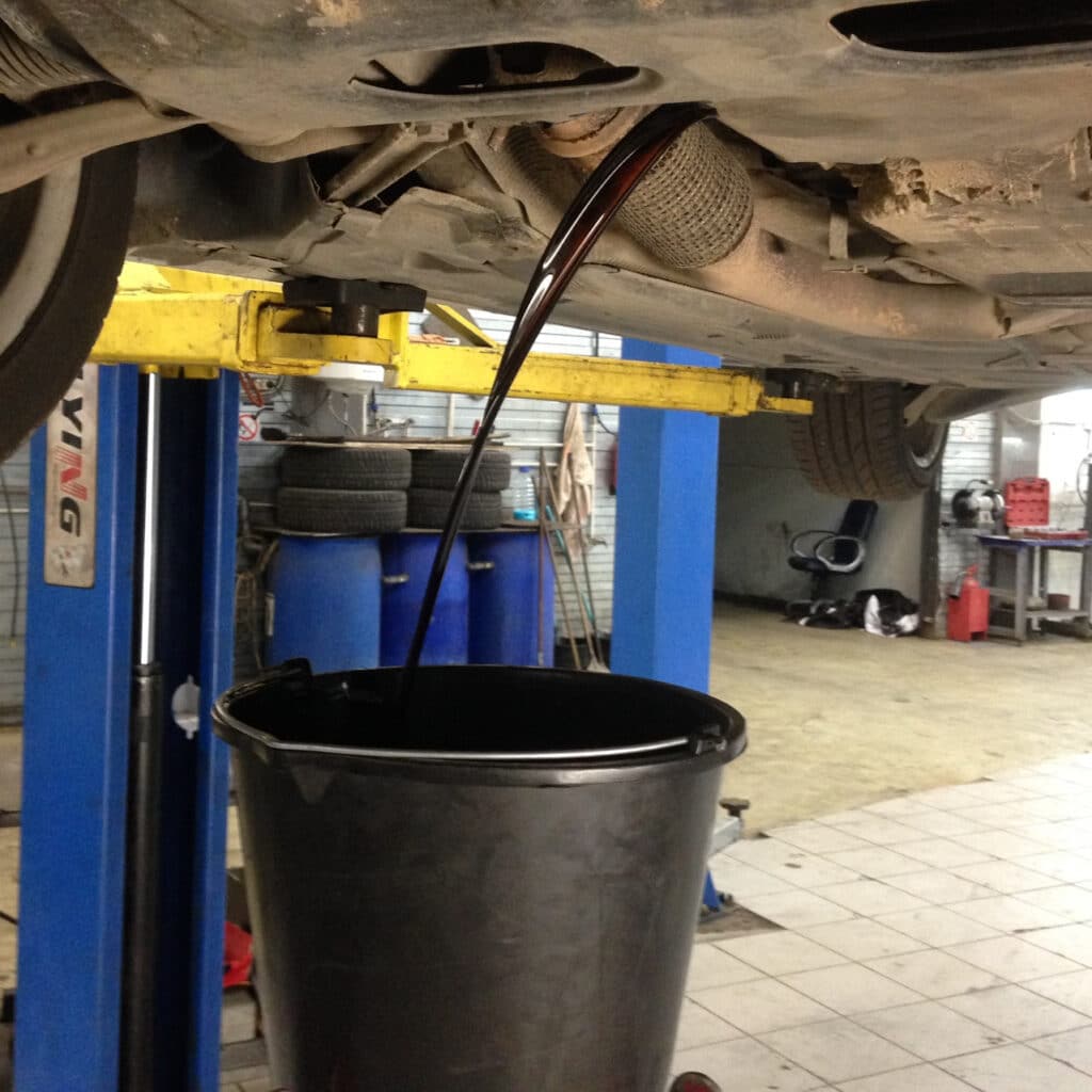 How To Remove Excess Oil From Car